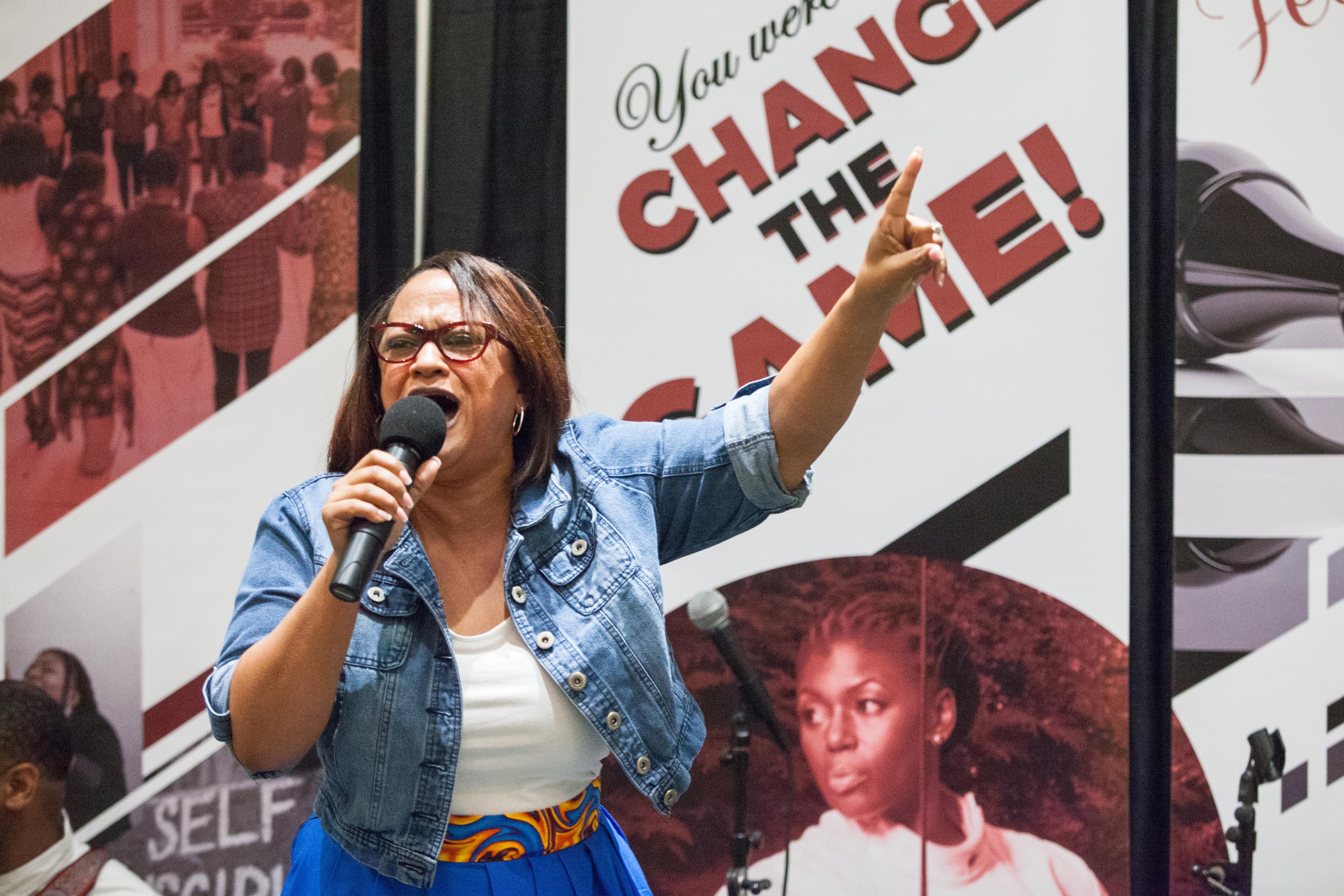 Pastor Kysha Thompson ministers